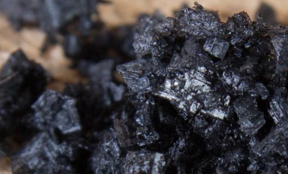 black_lava_salt